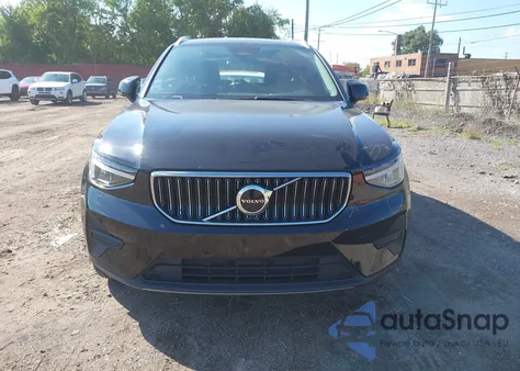 2024 Volvo Xc40 B5 Core Bright Theme z USA, uszkodzony, nr VIN YV4L12UK9R2226859